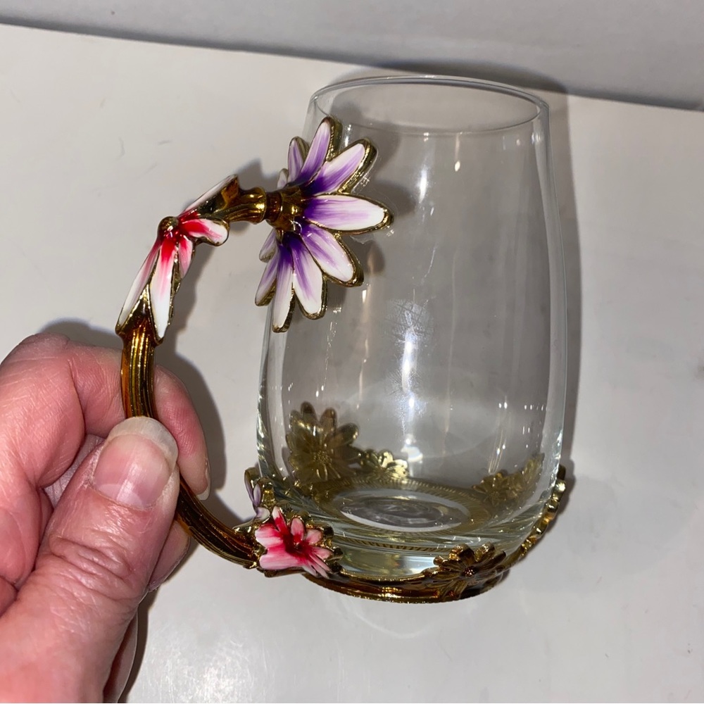 Glass and flour, enameled tea cup or coffee